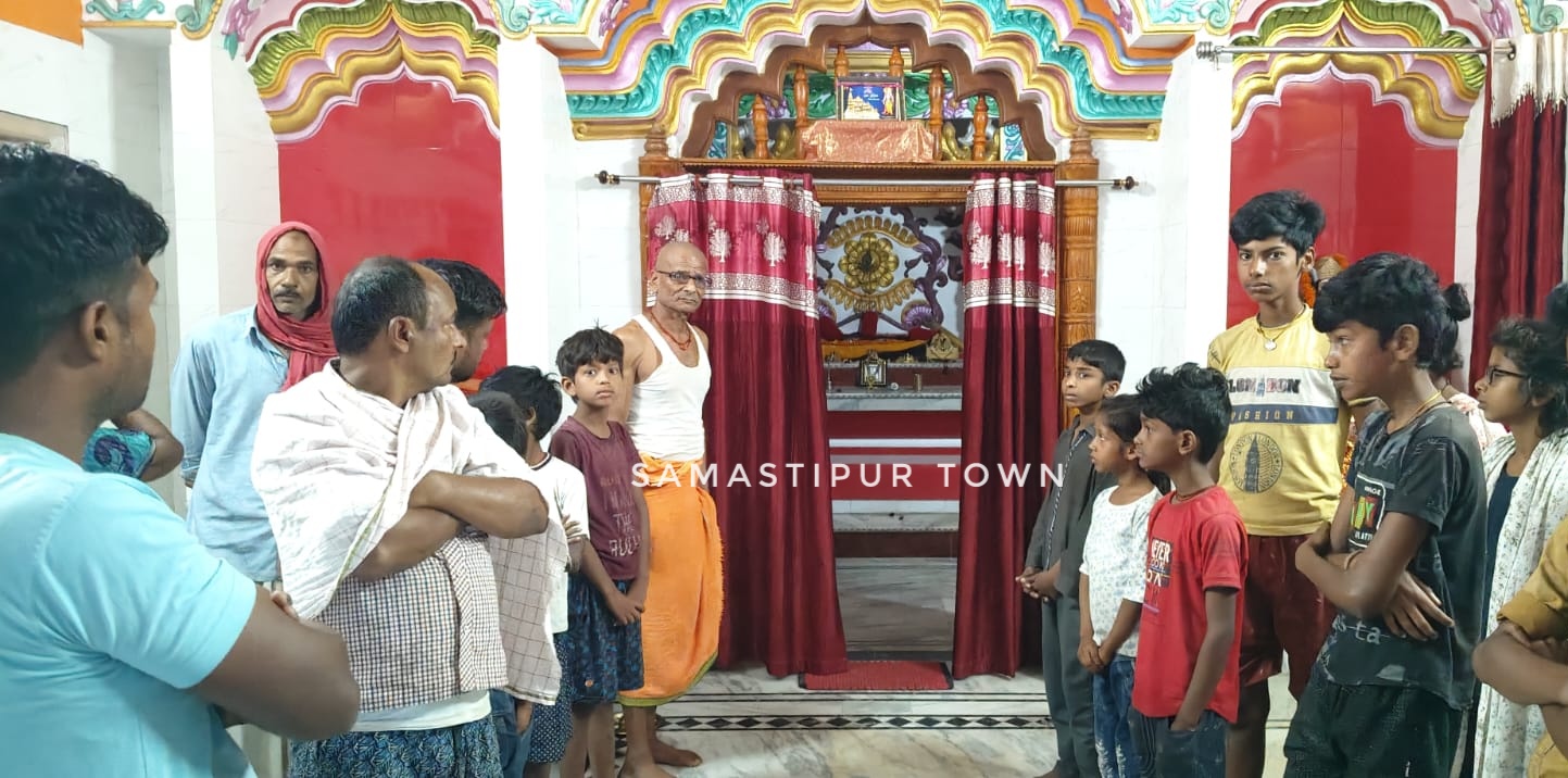 सुबह-सुबह विभूतिपुर में अष्टधातु की करोड़ों की मूर्तियां उठा ले गये बदमाश, पुजारी के कान में पिस्टल सटाकर मंदिर का खुलवाया ताला
